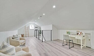 Building Photo - 331 San Antonio Ave