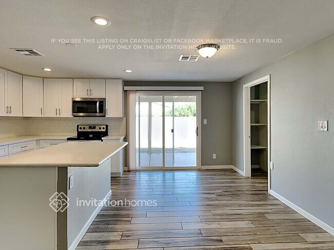 Foto del edificio - 14430 N 41st Ct
