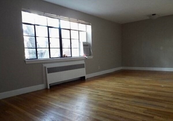 Building Photo - 110 Evans Rd