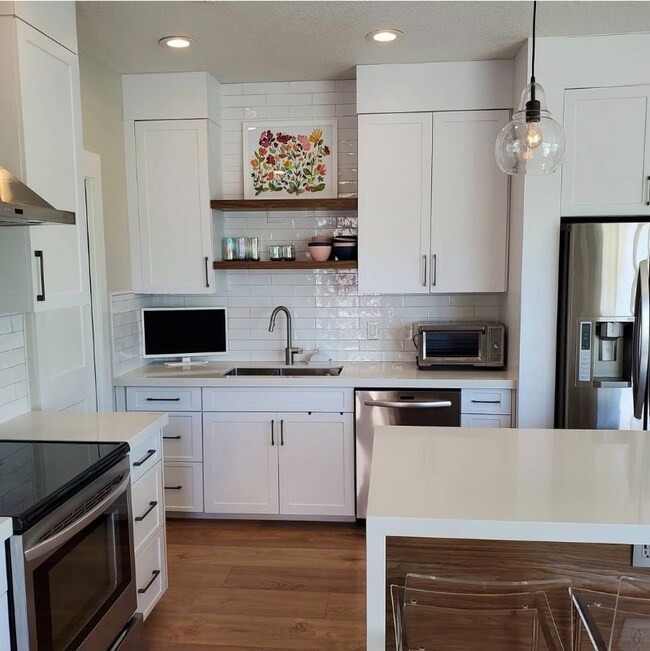 Foto del edificio - 1055 Briar Ridge Rd