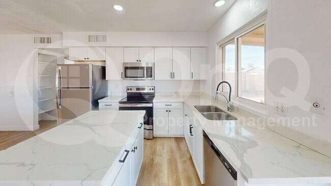 Building Photo - 3310 W Runion Dr