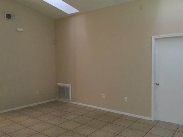 Foto del edificio - 11725 Kennington Court