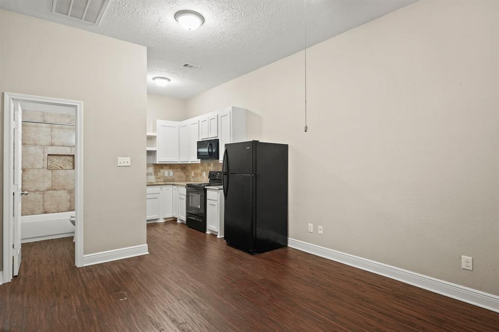 2714 Morenci St Unit 2, Pearland, TX 77584 Room for Rent in Pearland