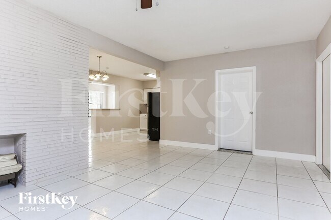 Foto del edificio - 7720 Juniper St