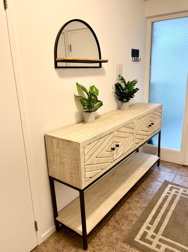 Entry Way Credenza - 85 Viscount Dr