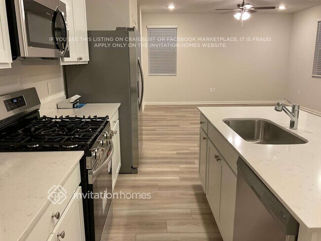 Building Photo - 5088 Mifford Dr