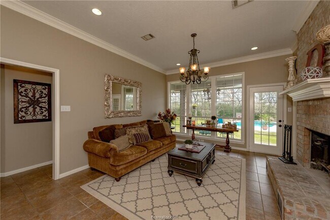 Building Photo - 16635 Windy Ryon Rd