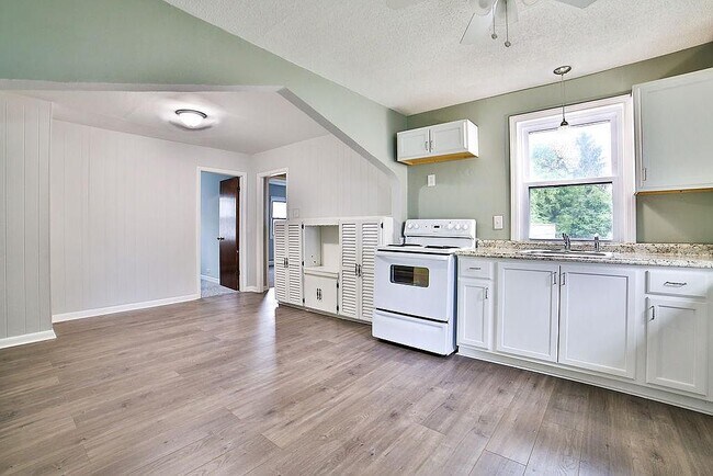 Foto del edificio - 672 Longmeadow Rd