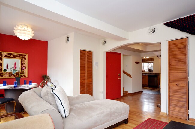 Foto del edificio - 1054 W Winona St