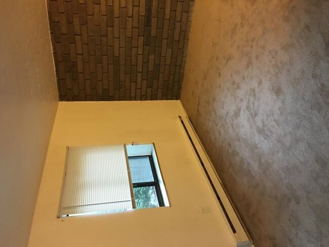 Building Photo - 1 bedroom in Pittsburgh PA 15221