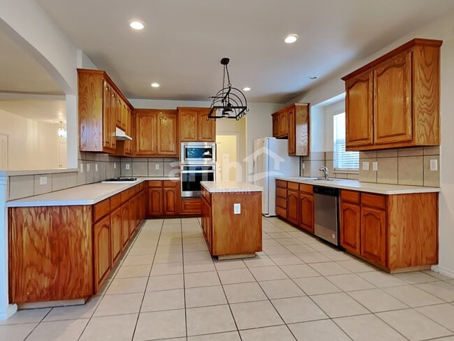Building Photo - 2609 Alpena Dr