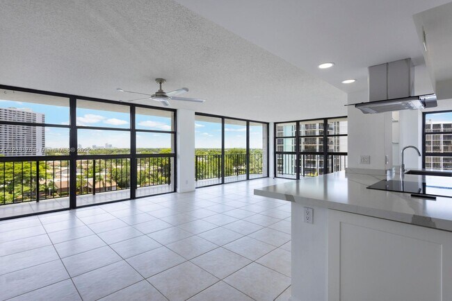Foto del edificio - 200  Leslie Dr  709 Hallandale Beach Fl 33009