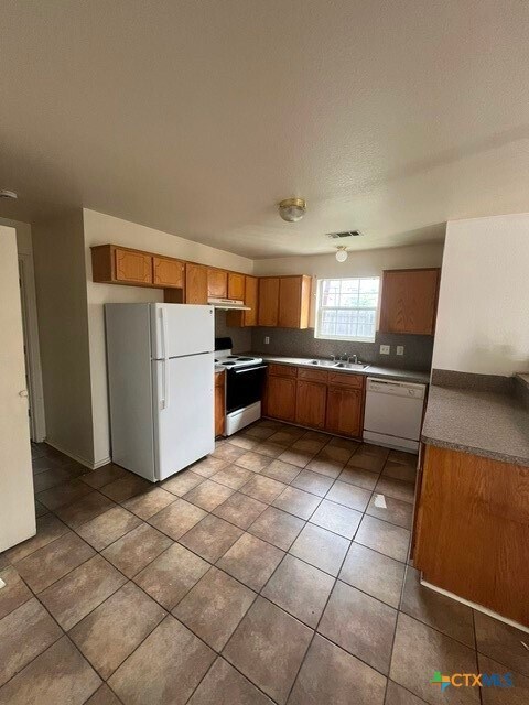 Building Photo - 4302 Mattie Dr