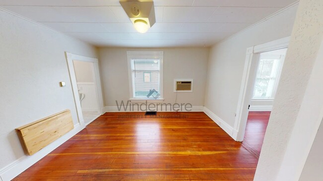 Building Photo - Alder601