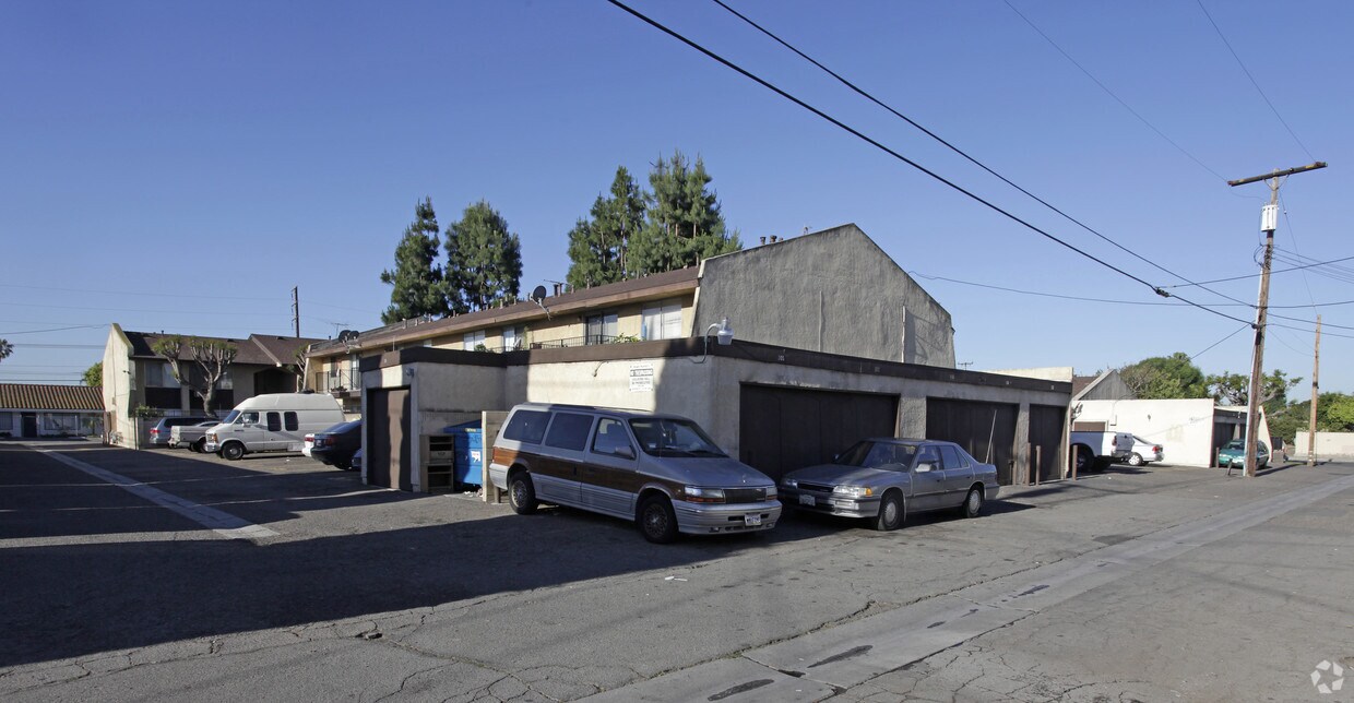 Building Photo - Del Ray Apartments