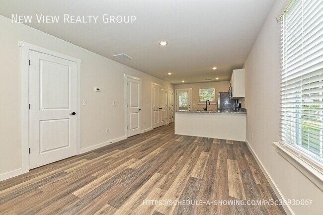 Foto del edificio - 504 12th Ave NE