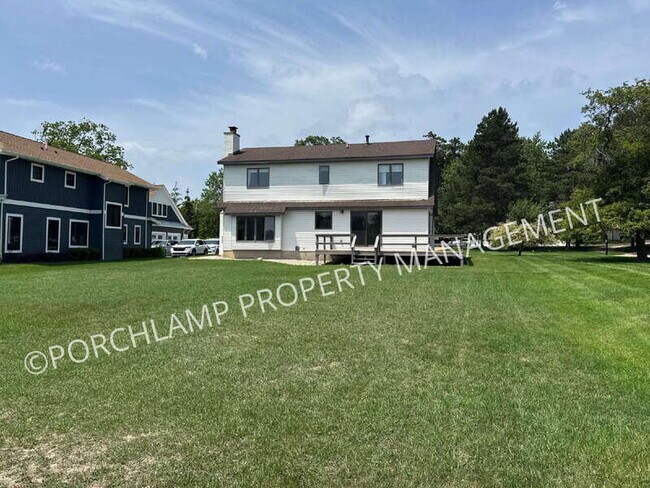 Foto del edificio - 15770 Connelly Ave