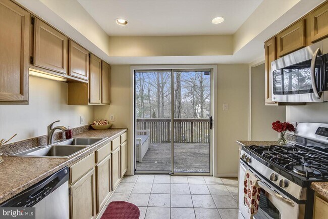 Building Photo - 1752 Whitfield Ct