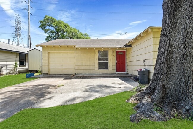 Building Photo - 326 Brookview St