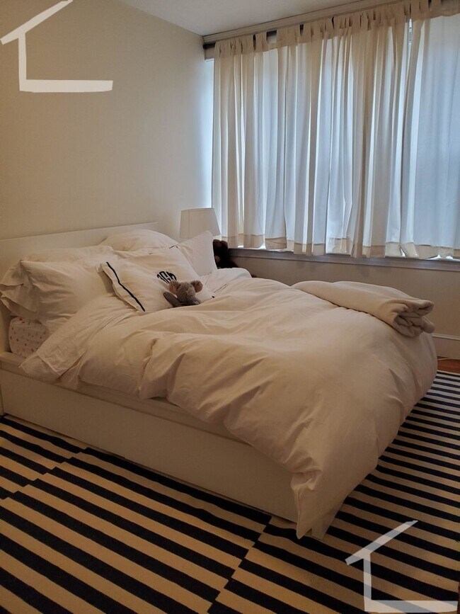 Foto del edificio - Coolidge Corners finest.......