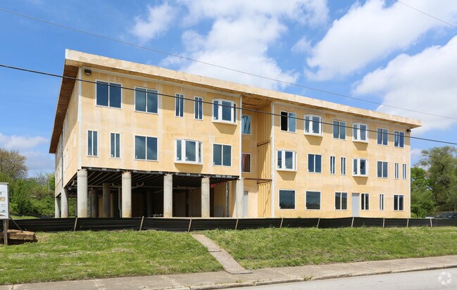 Foto del edificio - 1562 Old Leonard Ave