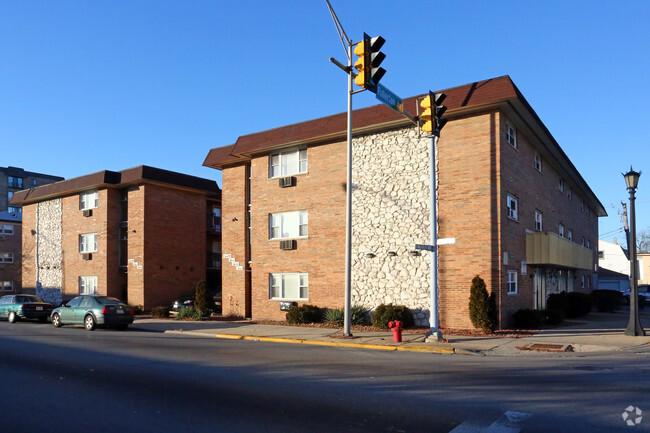 Foto del edificio - 2330-2334 N Harlem Ave