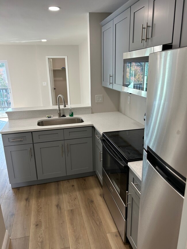 Foto del edificio - 3848 N Lake Dr