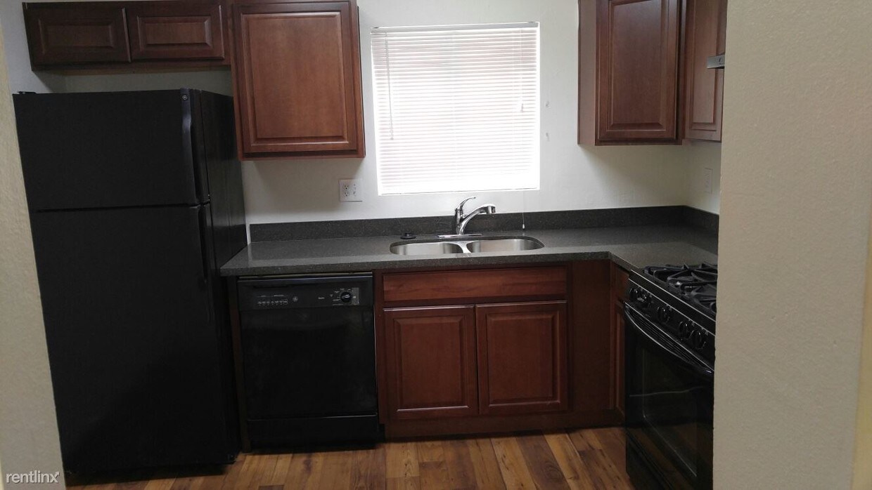 Primary Photo - 8901 N 35th Ave
