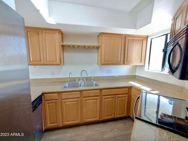Building Photo - 985 N Granite Reef Rd