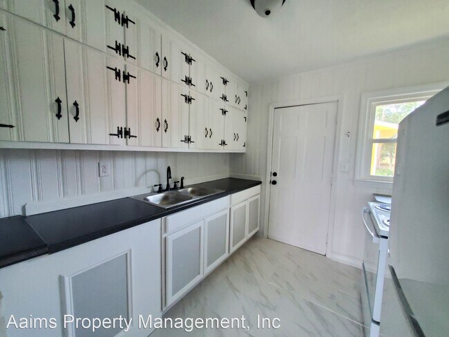 Building Photo - 1 br, 1 bath House - 418 Lake Avenue