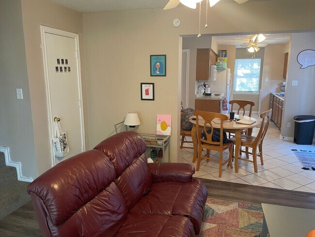 Foto del edificio - AUGUST 2026 PRE-LEASE!!  Spacious 3 Bedroo...