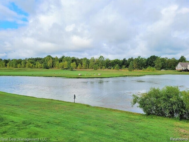 Foto del edificio - 6146 Lone Oak Cir