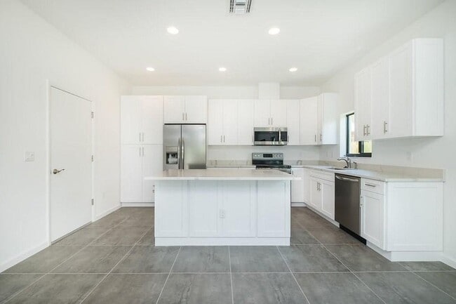 Photo - 1036 NE 33rd St House