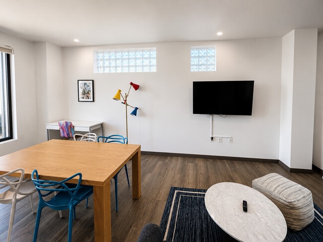 Foto del edificio - Exhibit A2 Furnished Luxury Apartments