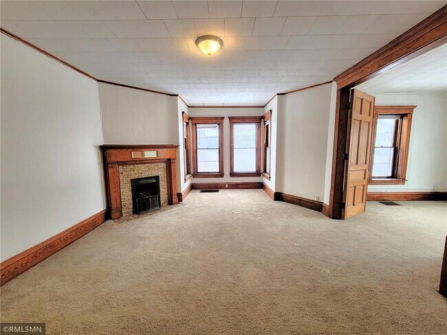 Foto del edificio - 210 N Fremont St