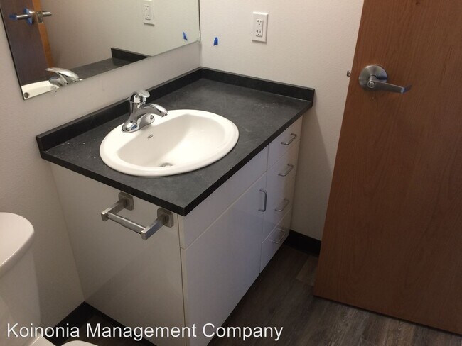 Foto del edificio - 1 br, 1 bath Apartment - 24 S 29th St