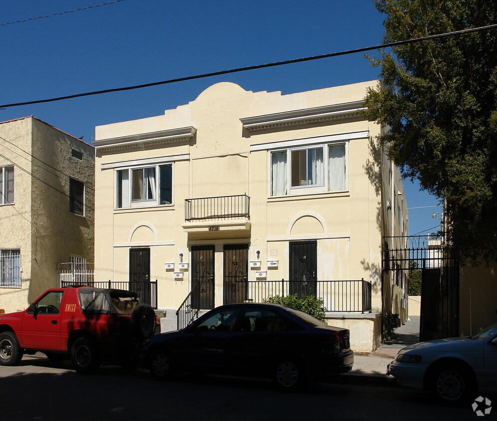 Primary Photo - 4705 Willow Brook Ave