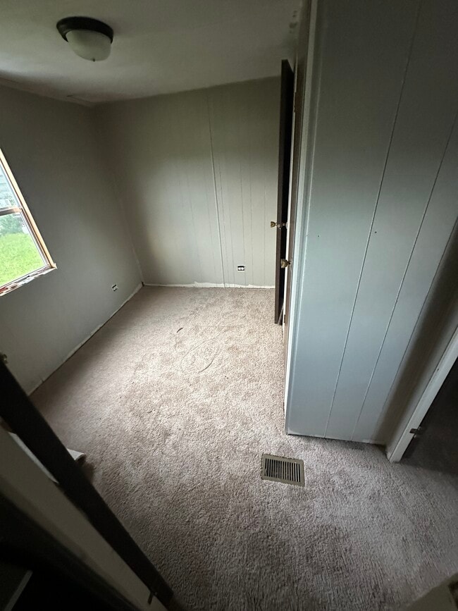 Building Photo - 121 Jordan Rd