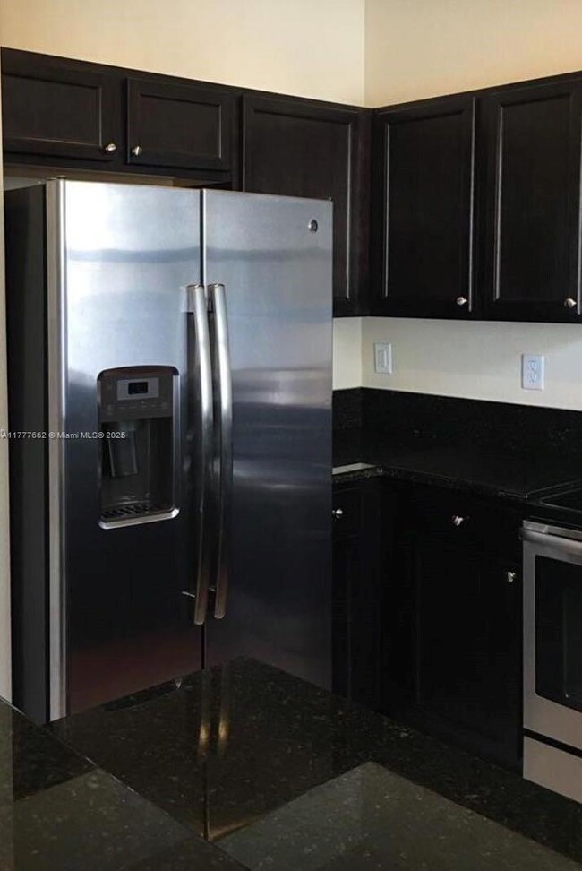 Foto del edificio - 3341 W 89th Terrace