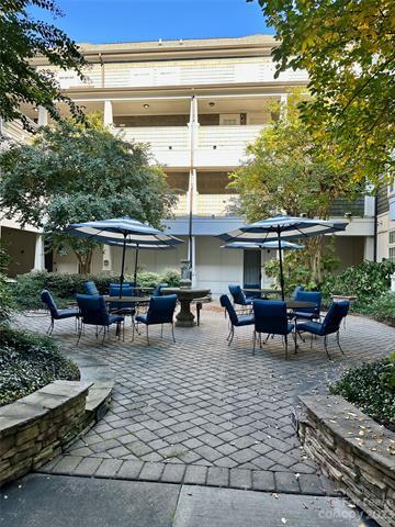 Foto del edificio - 301 E Tremont Ave