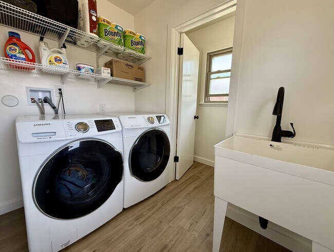 Foto del edificio - 5530 W 133rd St