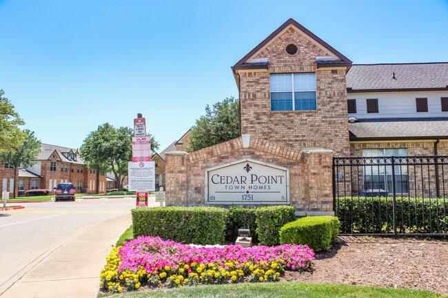 Building Photo - Cedar Point Townhomes