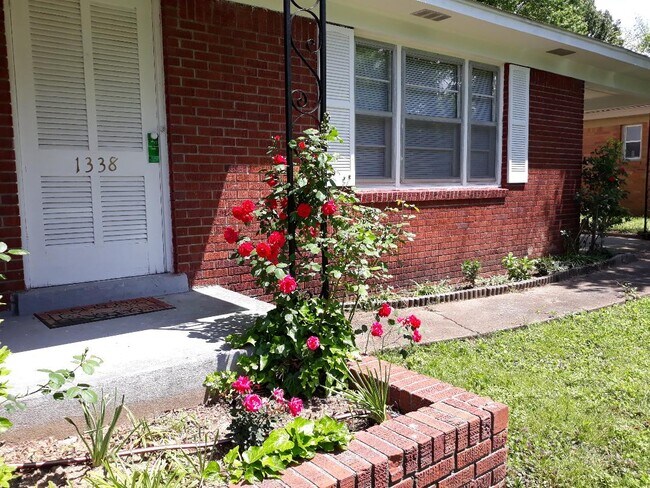 Building Photo - 1338 Walton Rd