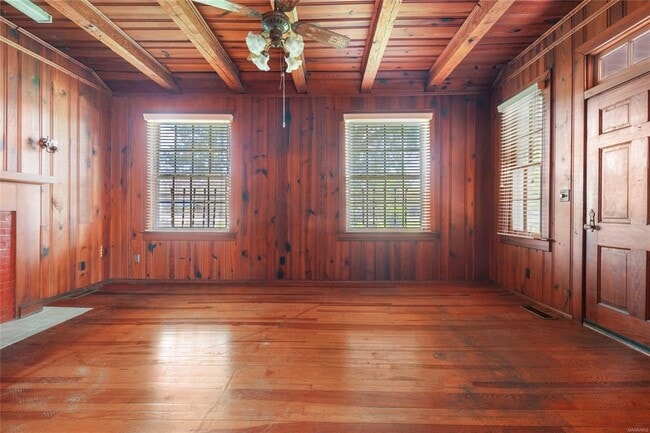 Building Photo - 2308 Cherokee Dr