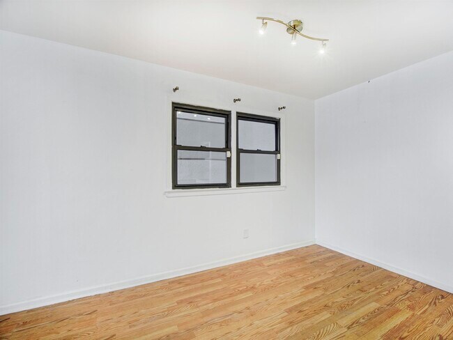 Foto del edificio - 25 Skillman Ave