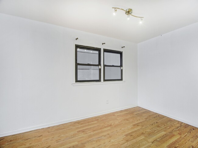 Building Photo - 25 Skillman Ave