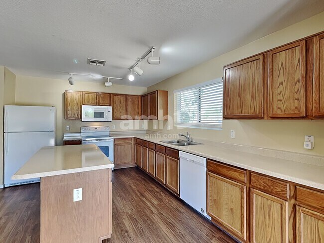 Foto del edificio - 5020 E Butterweed Dr
