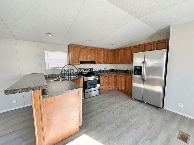 Building Photo - 106 Robby St