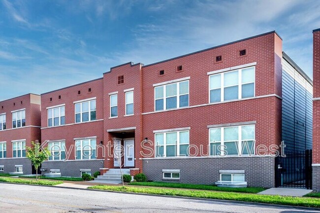 Building Photo - 3327 Park Ave