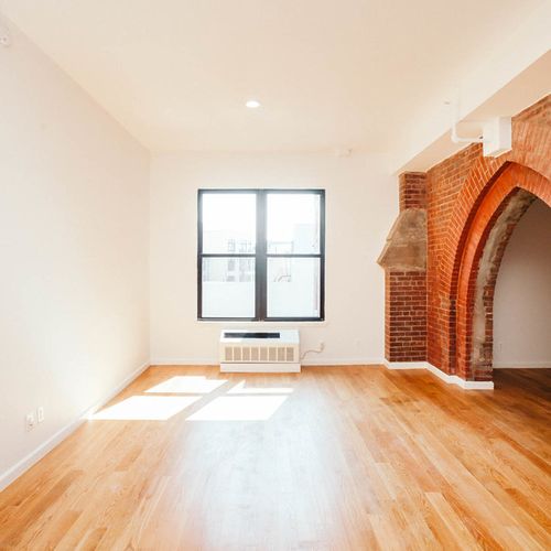Primary Photo - 618 Bushwick Ave